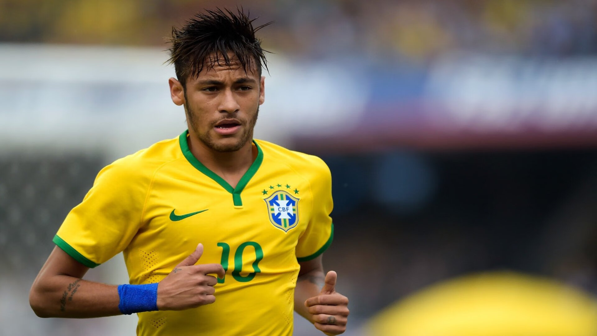 德甲争冠战之夜,伊萨克防守端锁死对手,改写比赛走向的隐形英雄