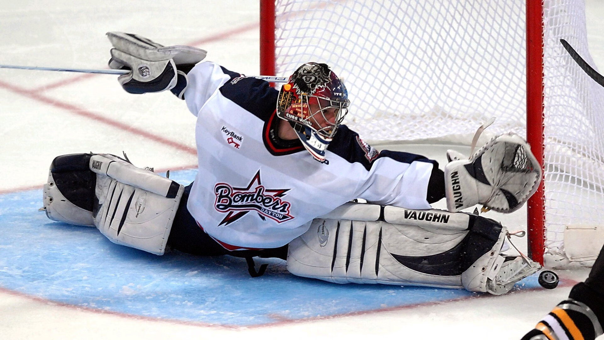 赛道与绿茵场的双重狂想,当久保建英在F1街道赛接管比赛